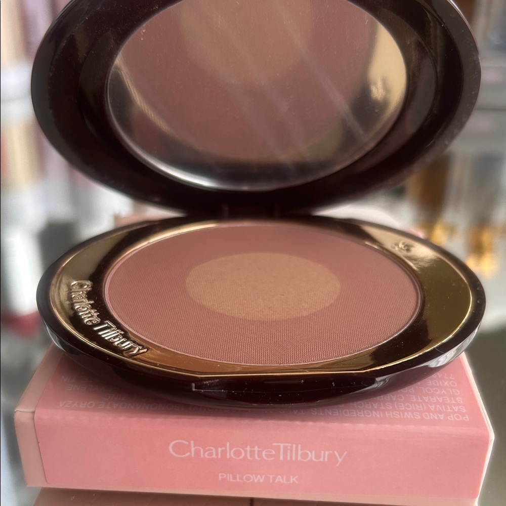 Charlotte Tilbury Pillow Talk Cheek to Chic Blusher pillow talk